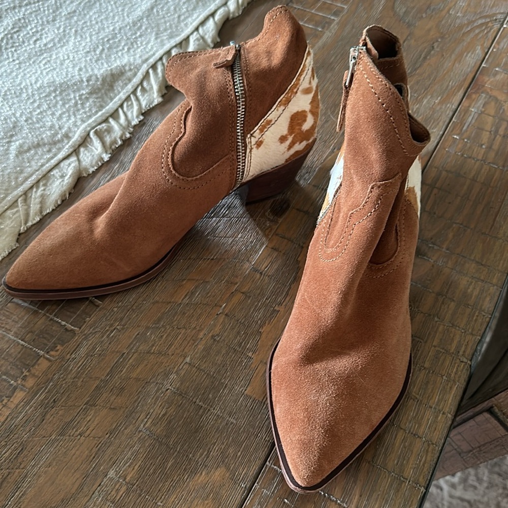 COPY - Dolce Vita Senica Ankle Bootie - Picture 2 of 2